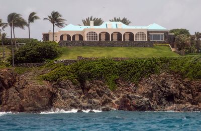 Billionaire Leon Black paid $62.5m to exit US Virgin Islands investigation over links to Jeffrey Epstein