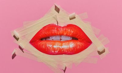 My top tip to stop lipstick bleeding