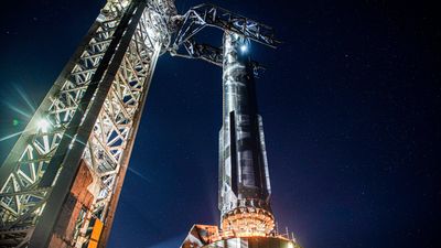 Gorgeous photos show SpaceX's next Starship Super Heavy booster on the launch pad