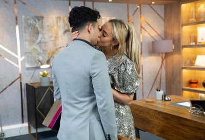 Coronation Street fans DIVIDED over Courtney's shameless advances on youngster Aadi