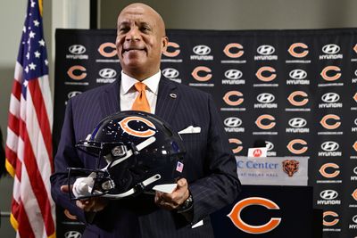 Kevin Warren gifts Chicago worker free Bears tickets