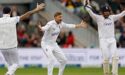 Joe Root puts a different spin on a day of soggy Ashes frustration