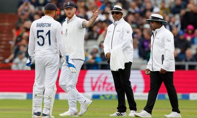 Trescothick and England coaches left in the dark by umpires’ light decision