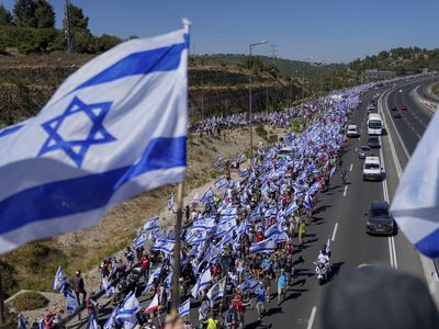 Hundreds of thousands march in Israel against Netanyahu's judicial overhaul