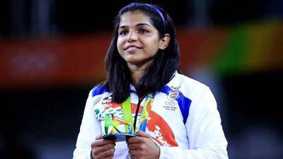 Sakshi Malik, Sangeeta Phogat out of Asiad reckoning after skipping trials