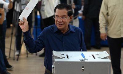 Hun Sen issues threat to Cambodians who spoiled ballots