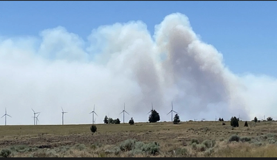 Wildfire explodes in southern Washington state as officials go to door-to-door to evacuate residents