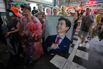 Protesters in the Thai capital calls on senators to approve vote winners' choice for prime minister