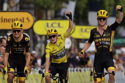 As it happened: Jonas Vingegaard celebrates Tour de France victory as Meeus wins Champs Elysees sprint