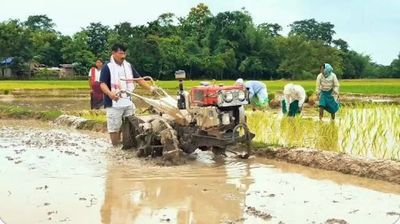A fortnight after mocking Rahul Gandhi, Himanta Biswa Sarma lauds Assam minister for farming