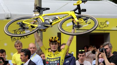 Jonas Vingegaard retains Tour de France title, Jordi Meeus wins stage 21