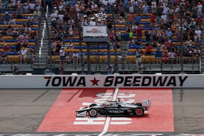 IndyCar Iowa: Newgarden survives late restart for fifth straight oval win