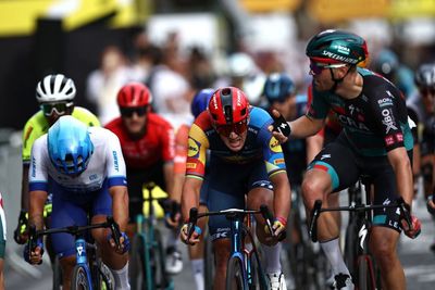 "Everything went perfect": Meeus defeats Philipsen to win stage 21 of the Tour de France