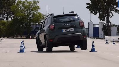 2023 Dacia Duster Doesn't Look Safe In Moose Test