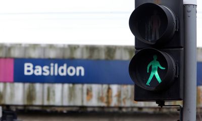Longer green man crossing times proposed to help older people in cities