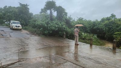 Rain fury in Andhra Pradesh: Residents of low-lying areas evacuated, police pickets arranged on causeways in Eluru