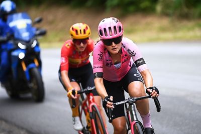 Aggressive Tour de France Femmes stage in Massif Central animated by breakaways