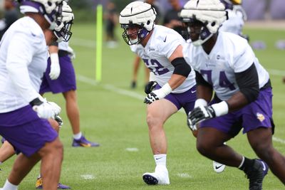 Vikings place G/C Chris Reed on non-football injury list