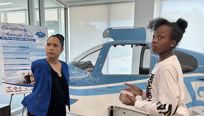 Armless pilot gives students a look at first foot-controlled plane: ‘Disability does not mean inability’