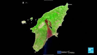 Crete at ‘extreme risk’ from wildfires as blazes burn around Mediterranean