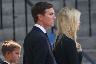 Jared Kushner’s family members throw maximum donations to Chris Christie campaign