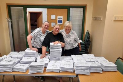 Activists deliver 1500 copies of Scotland the Brief to local independence supporters