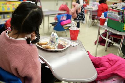 Report: 45% fewer kids get free lunch