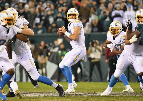AP Source: Chargers, QB Justin Herbert agree to five-year, $262.5M extension