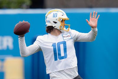 Chargers, QB Justin Herbert agree to 5-year extension worth $262.5 million, AP source says