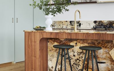 'It's glamorous and indulgent' - 5 steps to make an island feel like a cocktail bar for better kitchen parties