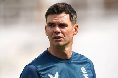 James Anderson named in unchanged England side for fifth Ashes Test