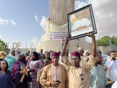Niger’s Bazoum ‘held by guards’ in apparent coup attempt