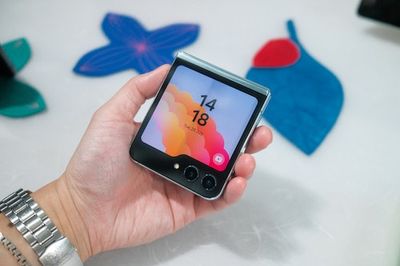 Hands-On With Samsung’s Galaxy Z Flip 5 and Z Fold 5: Evolutionary Updates