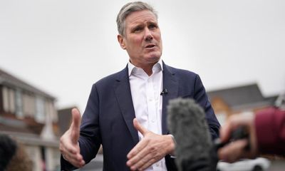 Ministers should fund ‘proper scrappage scheme’ for Ulez, says Starmer