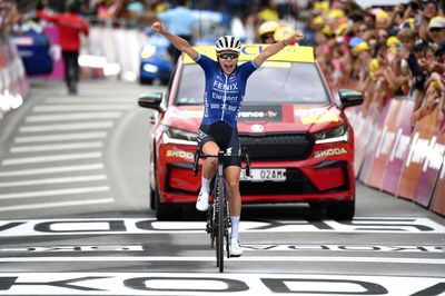 Tour de France Femmes: Yara Kastelijn climbs to first pro road victory on demanding stage 4