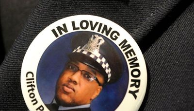 Alleged shooter in 2011 Chicago cop killing seeks new judge to rule on motion for a new trial