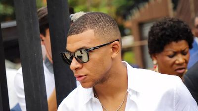 Has Kylian Mbappe refused a whopping 300-million-euro move to Al Hilal?