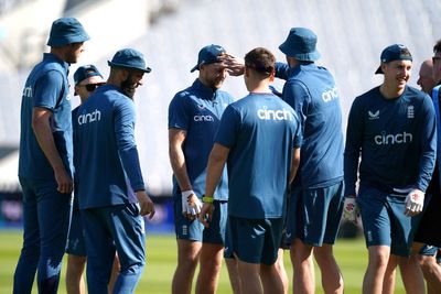 Day one of fifth Ashes Test: England aiming to deny Australia series win