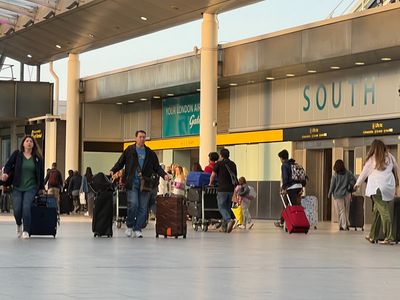 Gatwick: Weekend strikes called off as ground handling staff get better pay offers