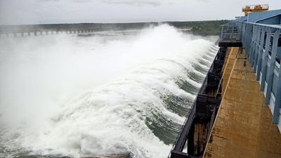 Houses suffer damage as incessant rain continues to lash Yadgir district