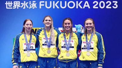 Australia break women's 4x200m freestyle relay world record