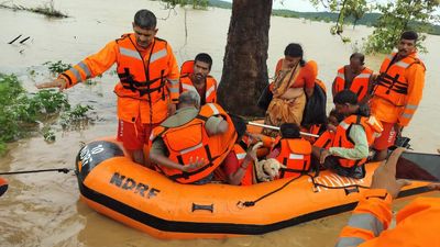 Godavari floods: NDRF deploys additional teams from Tamil Nadu and Odisha to undertake rescue operations in A.P. and Telangana