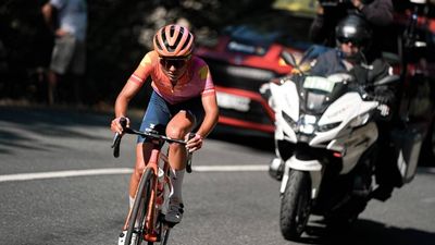 Bauernfeind powers away to win Stage 5 of women's Tour de France