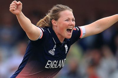 Anya Shrubsole has ‘revolutionised women’s cricket’ – Tammy Beaumont