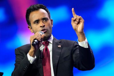 Viewers horrified as Vivek Ramaswamy tries to rap in Fox News interview