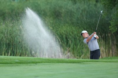 Nick Hardy hits incredible shot from behind tree, breaking his club at 3M Open