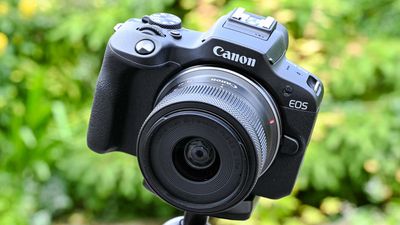 Canon EOS R100 review