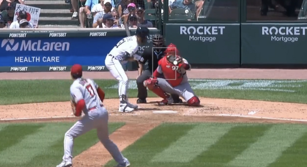 CarlosRodon plunked Jeff McNeil then proceeded to apologize to him 👏, carlos rodon