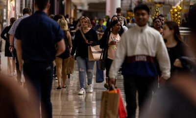 Australians pull back on retail spending as case for holding interest rate grows
