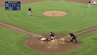 Red Sox Prospect Uses Quick Thinking to Score From First on Steal Attempt